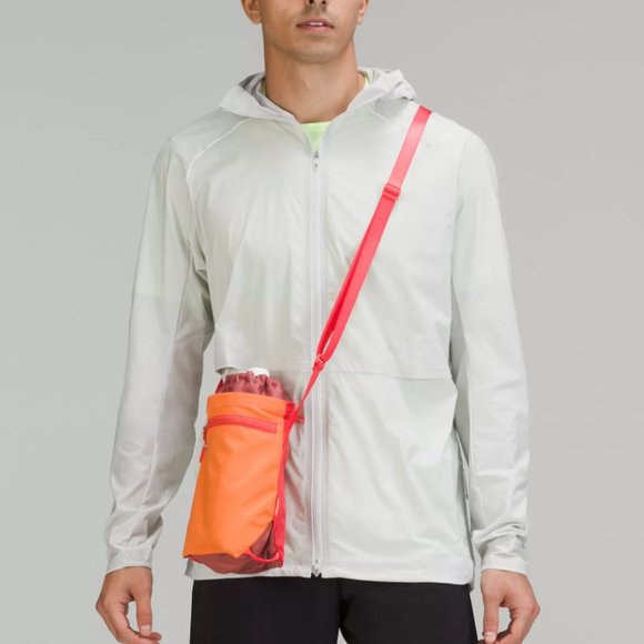 Lululemon Waterbottle Crossbody bag 2.5L Red/Orange - Picture 4 of 9